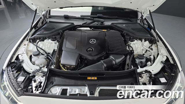 Mercedes-Benz E-Class 2025 — photo 6