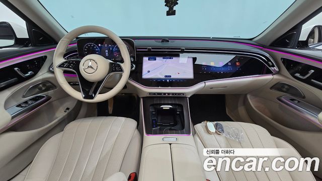 Mercedes-Benz E-Class 2025 — photo 10