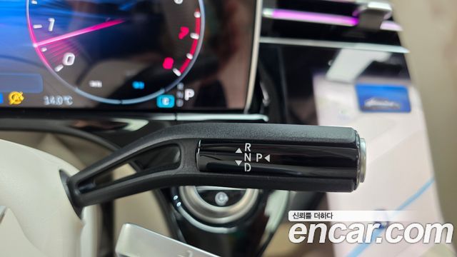 Mercedes-Benz E-Class 2025 — photo 12