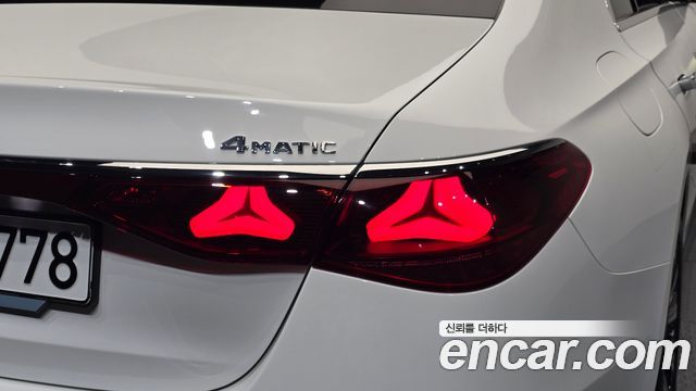 Mercedes-Benz E-Class 2025 — photo 9