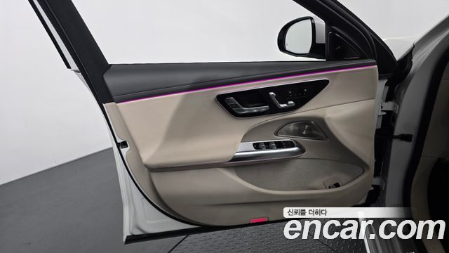 Mercedes-Benz E-Class 2025 — photo 14