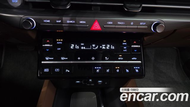 Hyundai Grandeur 2023 — photo 24