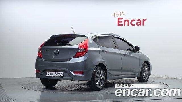 Hyundai Accent 2018 — photo 2