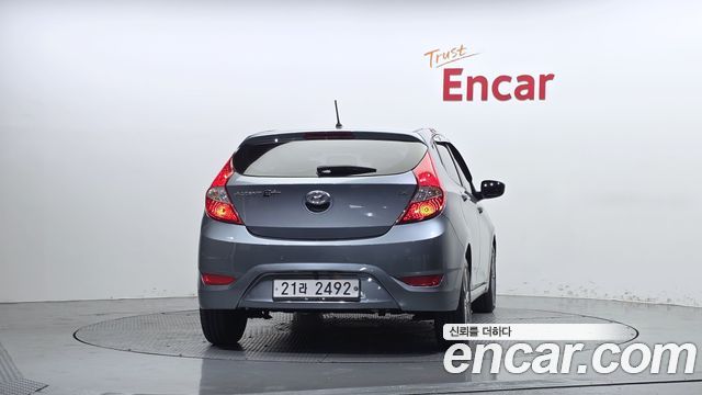 Hyundai Accent 2018 — photo 4