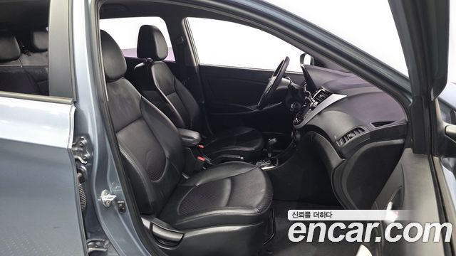 Hyundai Accent 2018 — photo 16