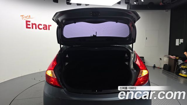 Hyundai Accent 2018 — photo 30