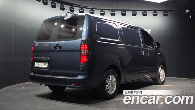 Hyundai Starex 2019 — photo 2