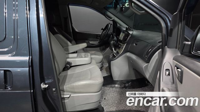 Hyundai Starex 2019 — photo 11