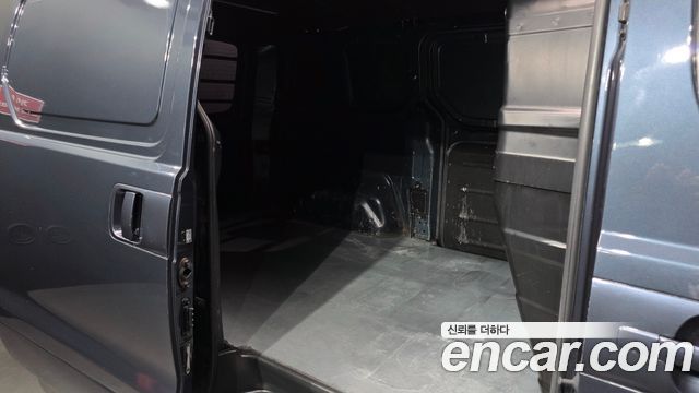 Hyundai Starex 2019 — photo 12