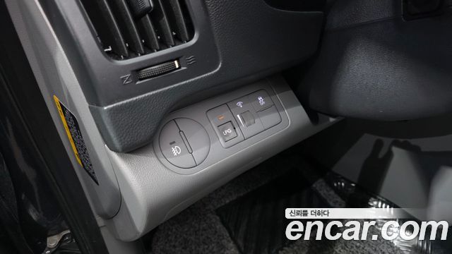 Hyundai Starex 2019 — photo 18