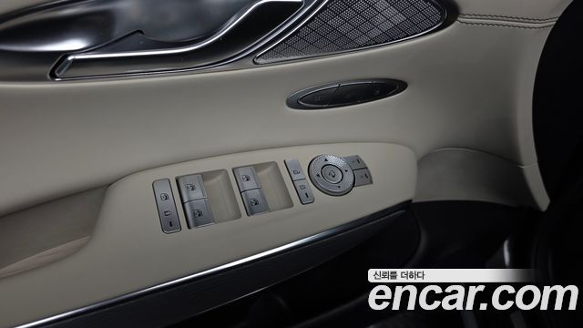 Genesis GV70 2024 — photo 31