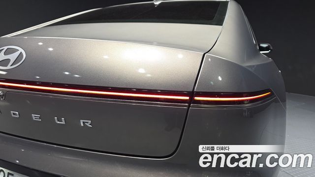 Hyundai Grandeur 2023 — photo 9