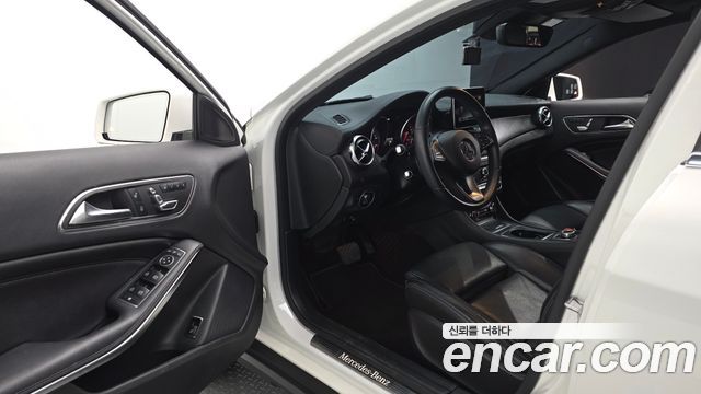 Mercedes-Benz GLA-Class 2018 — photo 13