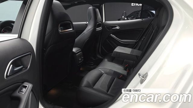 Mercedes-Benz GLA-Class 2018 — photo 15