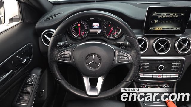 Mercedes-Benz GLA-Class 2018 — photo 18