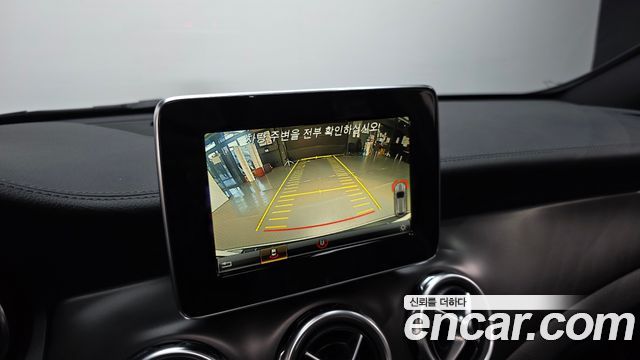Mercedes-Benz GLA-Class 2018 — photo 20