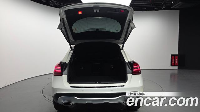 Mercedes-Benz GLA-Class 2018 — photo 24