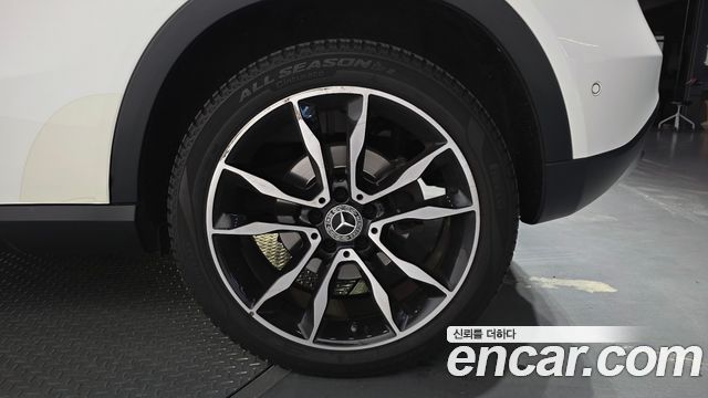 Mercedes-Benz GLA-Class 2018 — photo 7