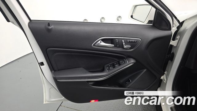 Mercedes-Benz GLA-Class 2018 — photo 14
