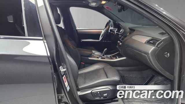 BMW X4 2017 — photo 11