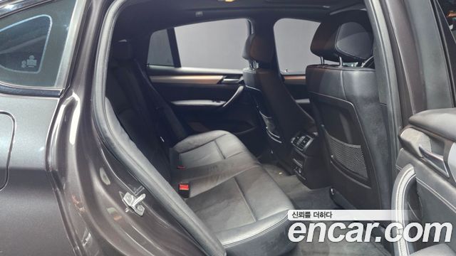 BMW X4 2017 — photo 12