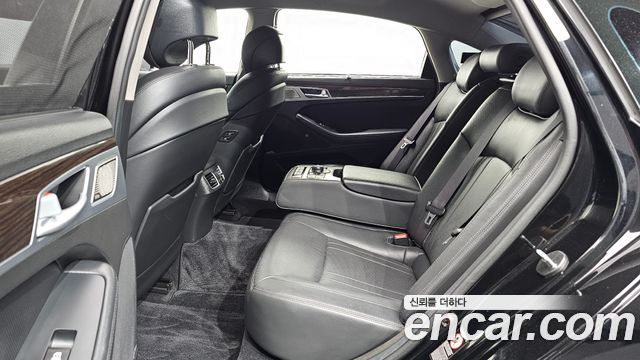 Genesis G80 2017 — photo 11