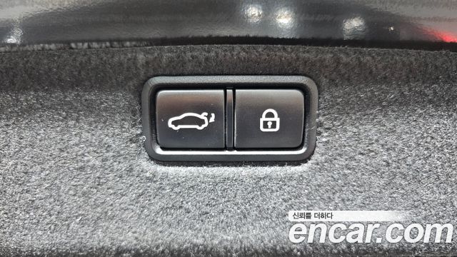 Genesis G80 2017 — photo 20