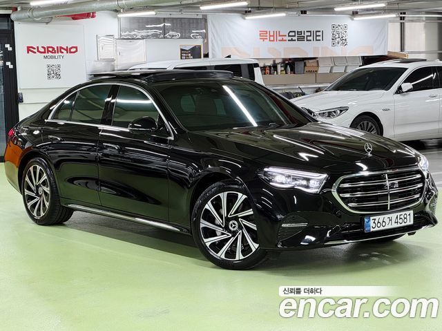Mercedes-Benz E-Class 2025 — photo 4