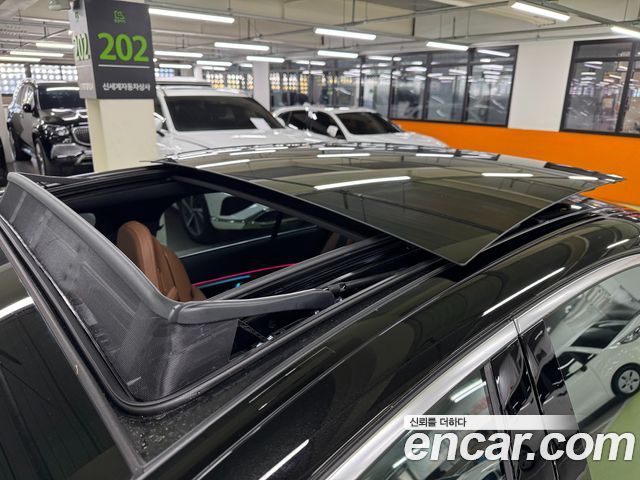Mercedes-Benz E-Class 2025 — photo 5