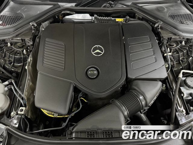 Mercedes-Benz E-Class 2025 — photo 6