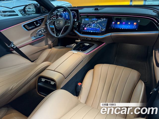 Mercedes-Benz E-Class 2025 — photo 8