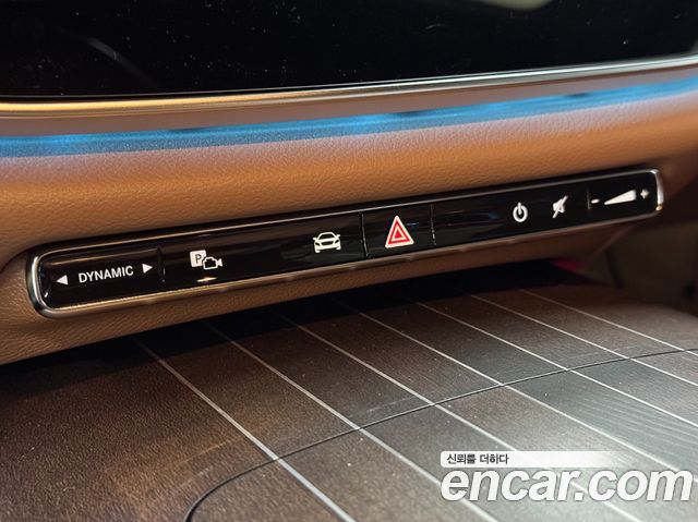 Mercedes-Benz E-Class 2025 — photo 15