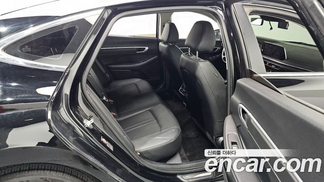 Hyundai Sonata 2022 — photo 17