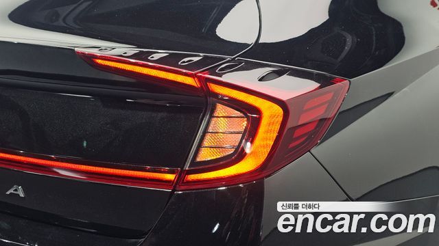 Hyundai Sonata 2022 — photo 9