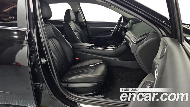 Hyundai Sonata 2022 — photo 16