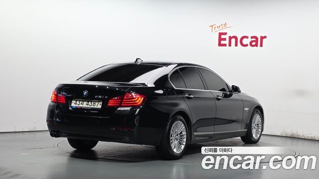 BMW 5-Series 2015 — photo 2