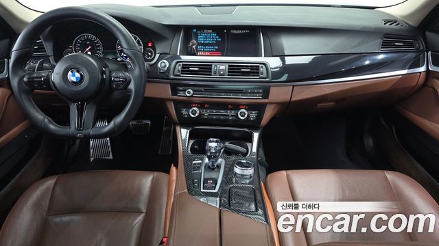 BMW 5-Series 2015 — photo 10