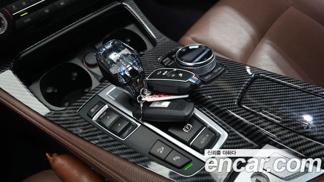 BMW 5-Series 2015 — photo 12
