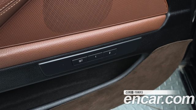 BMW 5-Series 2015 — photo 35