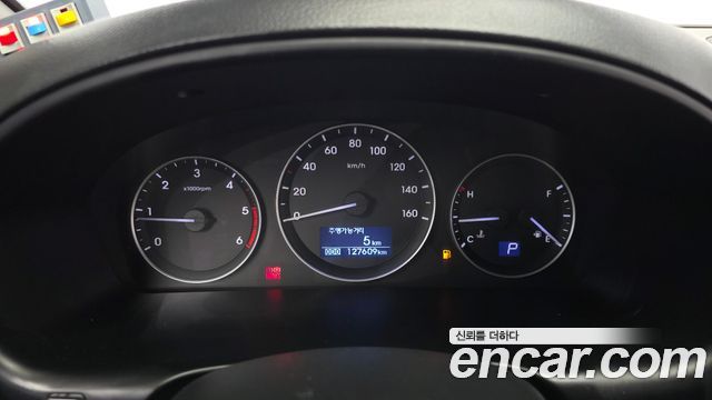Hyundai Starex 2018 — photo 11