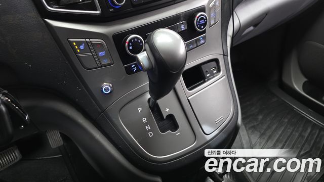Hyundai Starex 2018 — photo 12