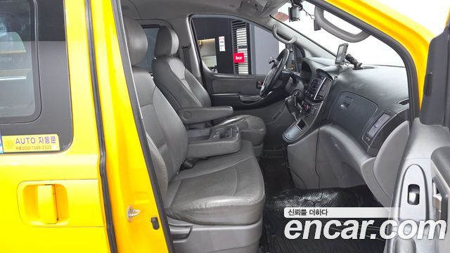 Hyundai Starex 2018 — photo 17