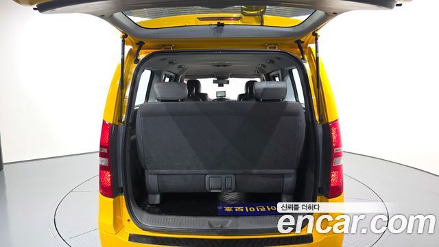 Hyundai Starex 2018 — photo 26