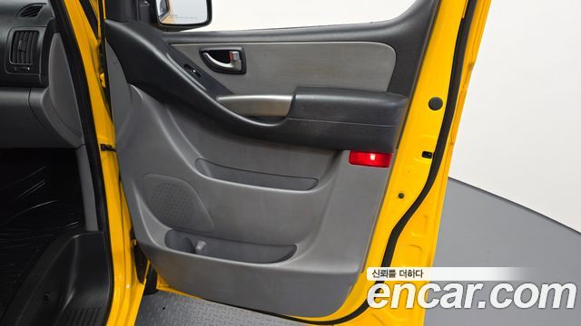 Hyundai Starex 2018 — photo 14