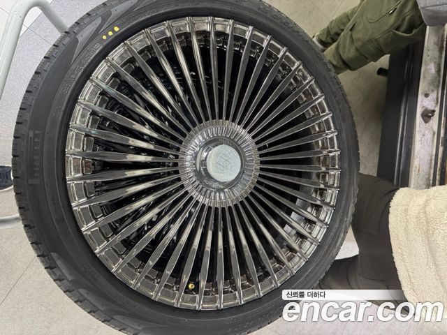 Maybach 62 2006 — photo 19