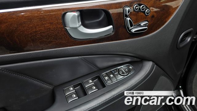 Hyundai Equus 2012 — photo 18