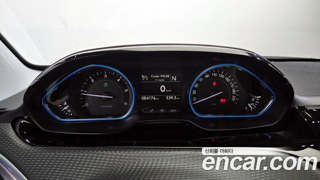 Peugeot 2008 2015 — photo 8
