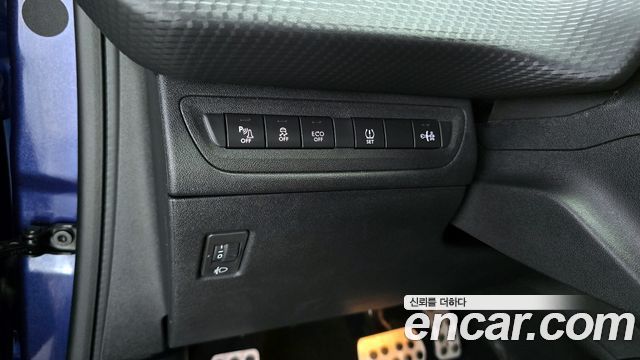 Peugeot 2008 2015 — photo 14