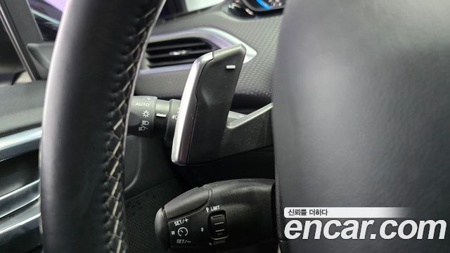 Peugeot 2008 2015 — photo 18