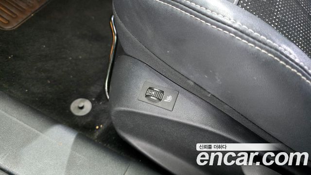 Peugeot 2008 2015 — photo 19